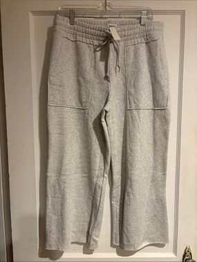 PINK Victoria's Secret Light cropped Wide-Leg Sweatpants